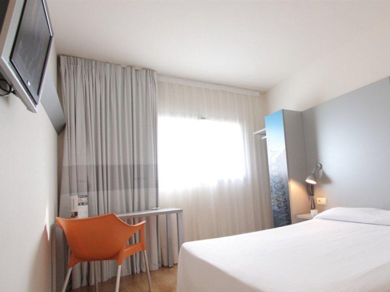 פיגוארז B&B Hotel Figueres מראה חיצוני תמונה